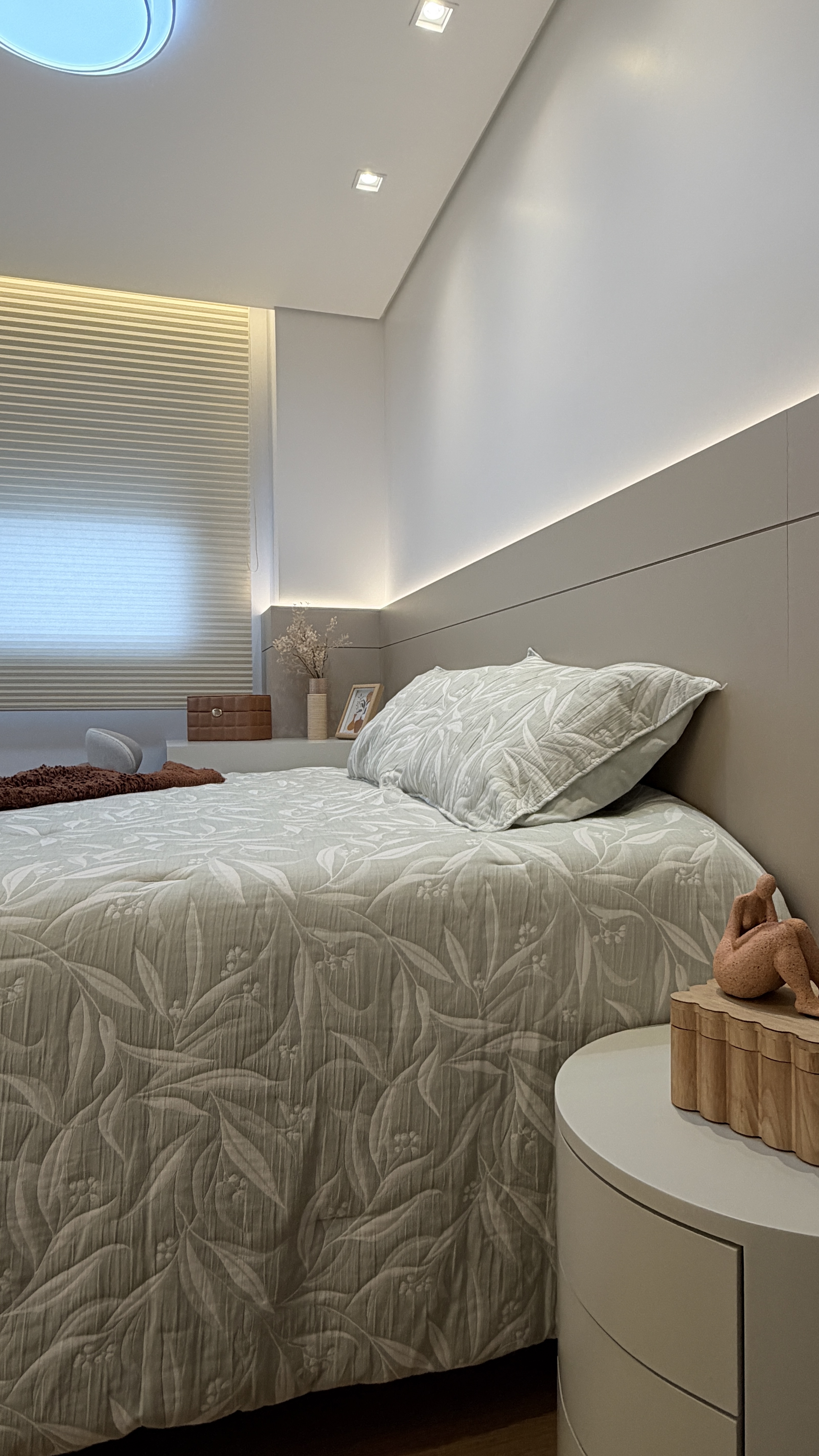 Suíte Garden Haus  Porsche Consulting Porto Alegre - Projeto de arquitetura e design de interiores - suite - Camila Chalon Arquitetura